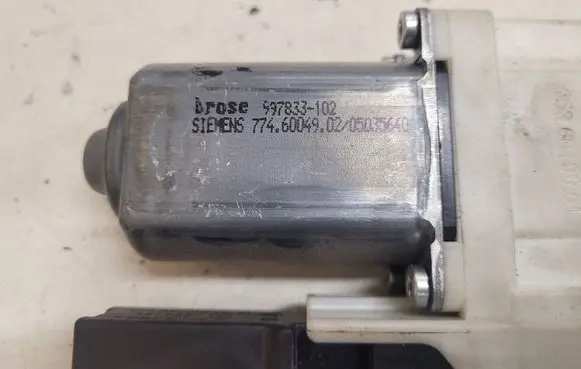 Citroen C5 Front door window regulator motor 9649304380 996395101