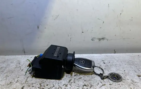 Mercedes-Benz C W203 Ignition lock 2095453308 2018702961606176