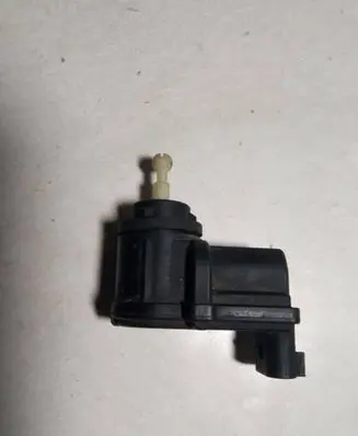 Opel Vectra B Headlight level adjustment motor 90504207 93064