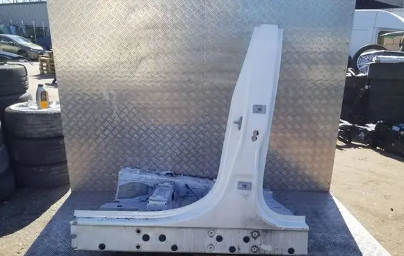 BMW X6 F16 Pillar (middle) 