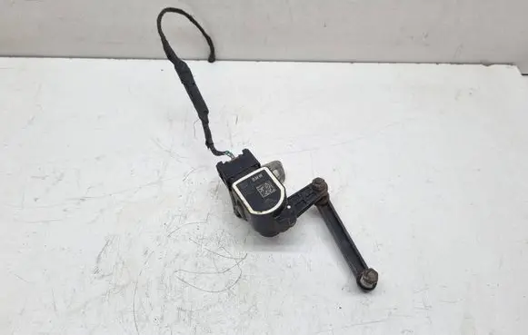 BMW 7 F01 F02 F03 F04 Rear air suspension level height sensor 6788573 37146788573