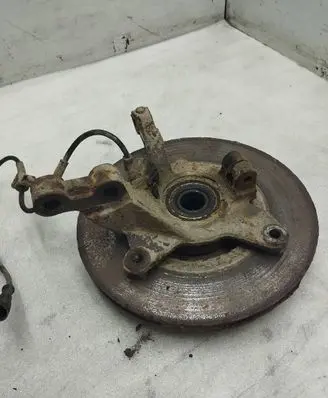 Renault Scenic I Front wheel hub spindle knuckle