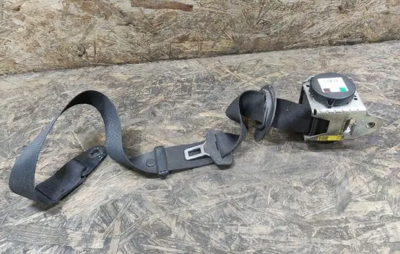 Mini Cooper Countryman R60 Front seatbelt 617059700B
