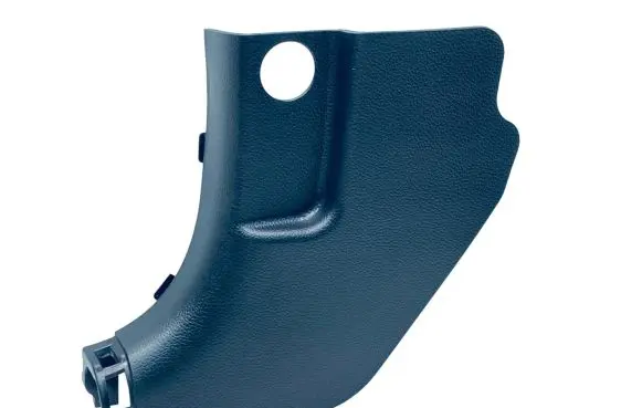 Foot area side trim