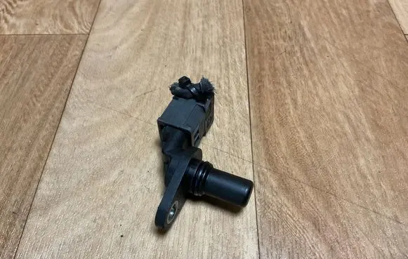 Ford Focus Camshaft position sensor 1W7T14A464