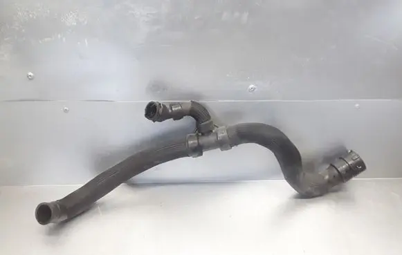 Volvo V60 Engine coolant pipe/hose