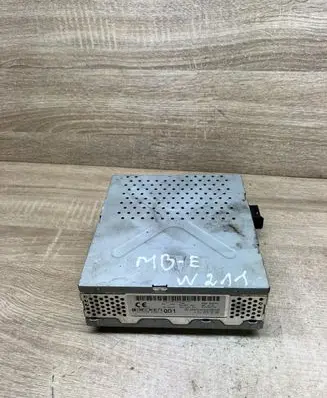 Mercedes-Benz CLS C219 Sound amplifier A2118703989 61548712