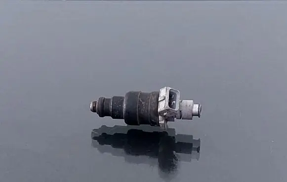 Audi A4 S4 B5 8D Fuel injector 078133551D 078133551