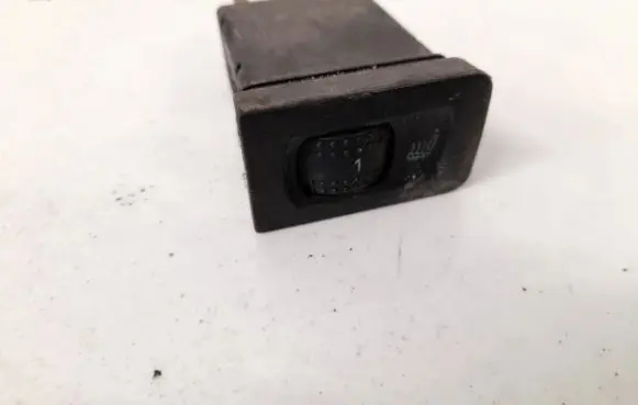 Volkswagen Golf IV Seat heating switch 1J0963564B