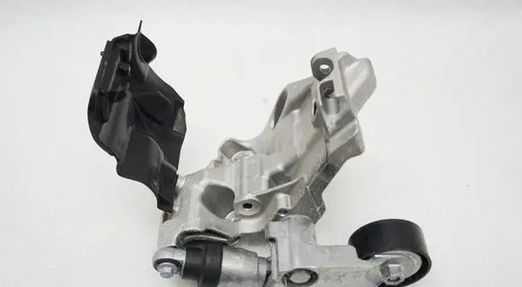 Renault Trafic III (X82) Engine mounting bracket 117102877R