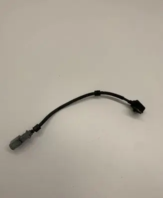 Volkswagen PASSAT B6 Crankshaft position sensor 9805940