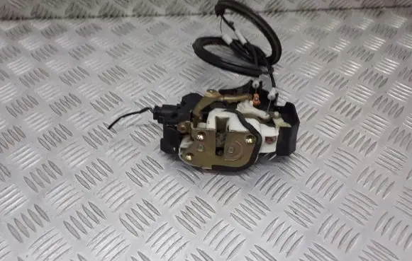 Mitsubishi Colt Front door lock