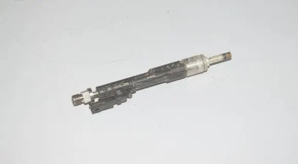 BMW X1 E84 Fuel injector 7639994 13647639994