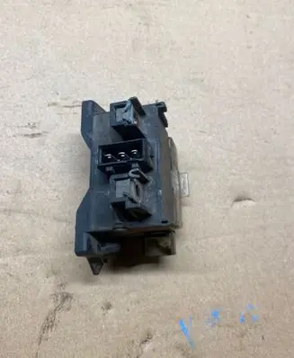 Volvo S70 V70 V70 XC Glow plug pre-heat relay 9162929 899064000