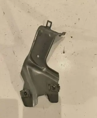 Opel Insignia A Fender mounting bracket