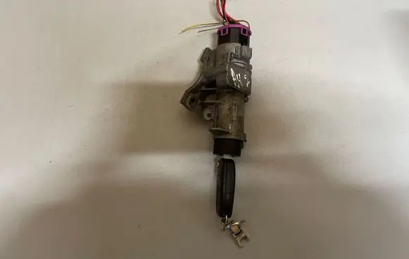 Skoda Fabia Mk2 (5J) Ignition lock 4B0905851C