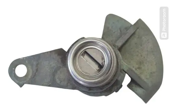 Hyundai Coupe Front door lock (next to the handle) 