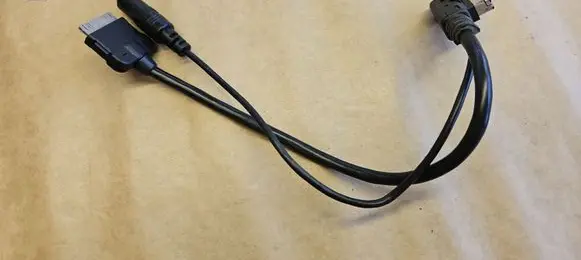 Mercedes-Benz GL X164 iPod connector socket B67824578