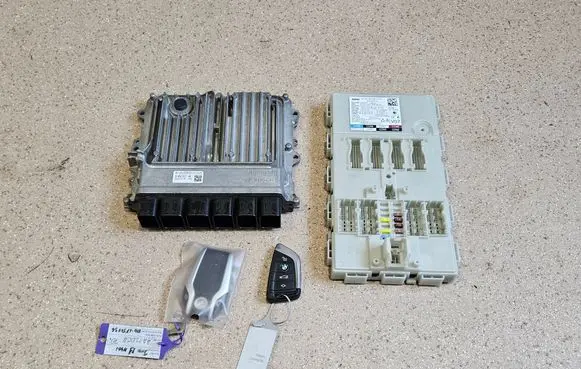 BMW X3 G01 Engine ECU kit and lock set 9453517 8715810