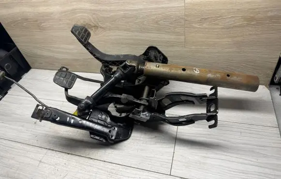 Volkswagen Sharan Pedal assembly 7M3721031Q 00000703789 0006100020713