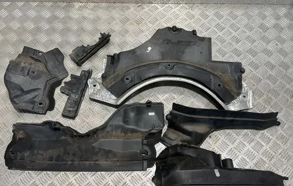 BMW 7 F01 F02 F03 F04 Heat shield in engine bay 7188421