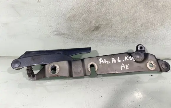 Audi A4 S4 B6 8E 8H Tailgate/trunk/boot hinge 8h0827301a