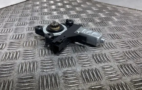 Volvo V70 Front door window regulator motor 110211970714101 970714101 WR12290