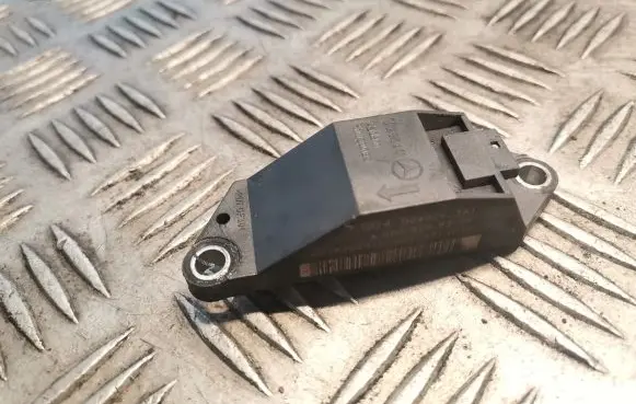 Mercedes-Benz E W211 Airbag deployment crash/impact sensor 0018209326