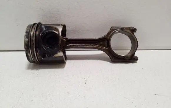 Volvo XC60 Piston with connecting rod 82L175