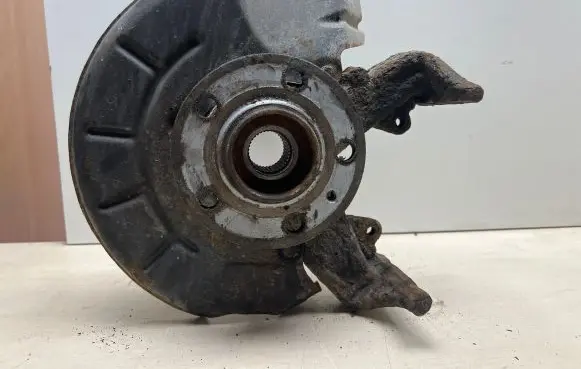 Volkswagen Polo Front wheel hub