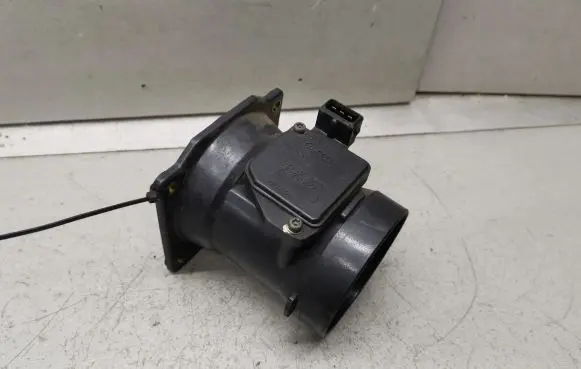 Audi A6 S6 C5 4B Mass air flow meter 078133471C