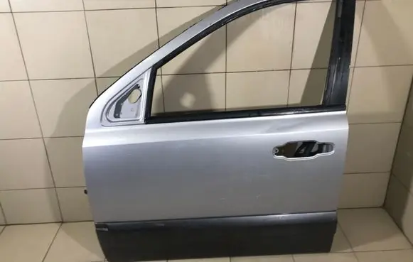 KIA Sorento Front door