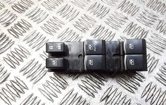 Subaru XV I Electric window control switch 83071fj130