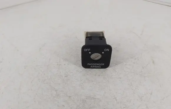 Passenger airbag on/off switch