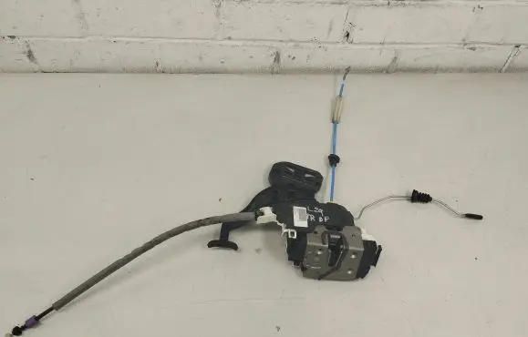 Mercedes-Benz B W246 W242 Front door lock A1667200435