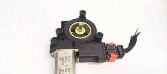 Opel Corsa D Front door window regulator motor 72017003 3L0552F