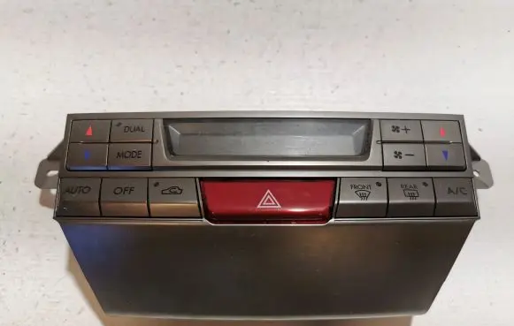 Subaru Legacy Climate control unit 72311AJ030 A2C53283934