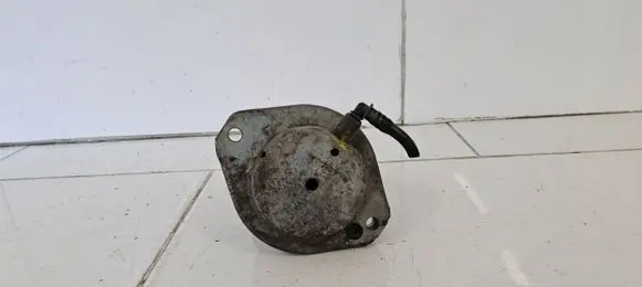 BMW 5 E60 E61 Engine mount bracket 1593462 6769874