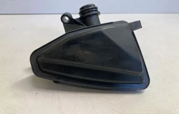 Jeep Grand Cherokee (WK) Intake resonator A6421400087