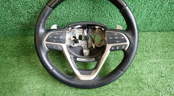Jeep Grand Cherokee Steering wheel