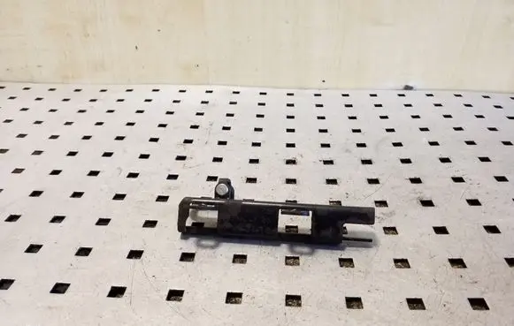 Volkswagen Transporter - Caravelle T5 Sliding door lower roller guide/hinge 7H0843647C