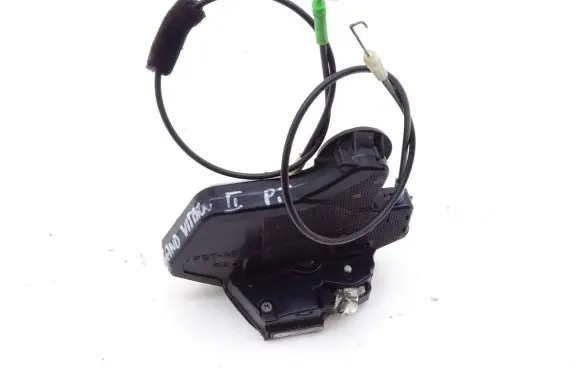 Suzuki Grand Vitara II Front door lock
