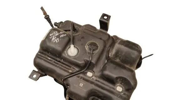 Opel Vivaro AdBlue liquid reservoir 82620202161216 82172A27073R 93458907
