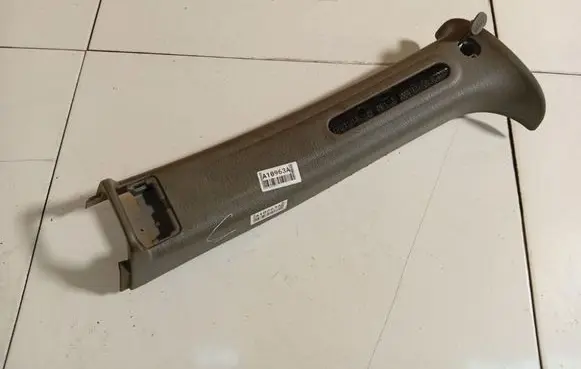 Chrysler Voyager (B) pillar trim (top) 0UA58TRMAB