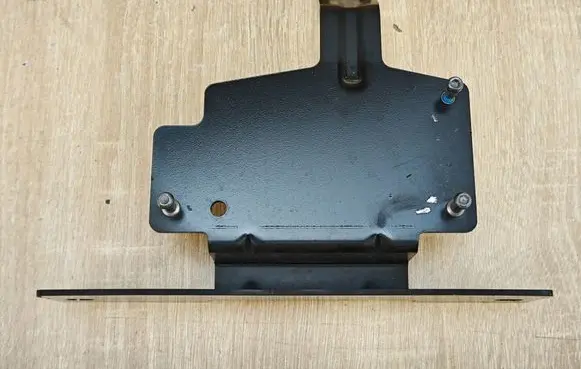 BMW 8 G16 Front bumper mounting bracket 8092297