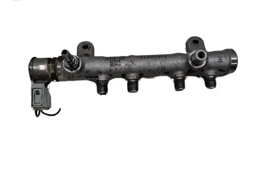 Volvo XC90 Fuel main line pipe 31432834