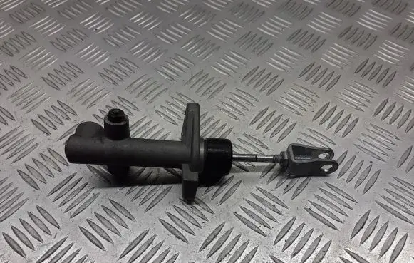 Volvo S40, V40 Clutch slave cylinder 