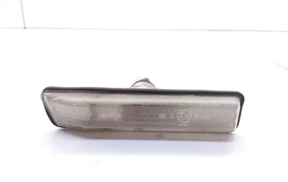 Front fender indicator light