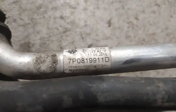 Volkswagen Touareg II Engine coolant pipe/hose 7P0819911D 7P0819857C