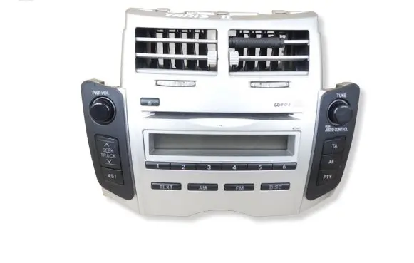 Toyota Yaris Radio/CD/DVD/GPS head unit 861200D200 12200071100101 SE601088